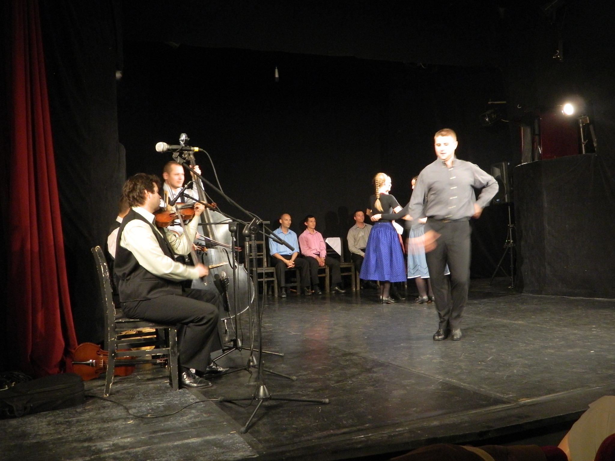 9000 km - Táncos történelem óra