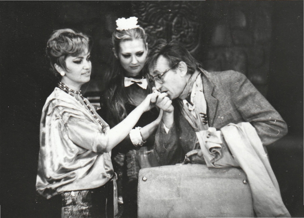 Egérfogó a nászágyban