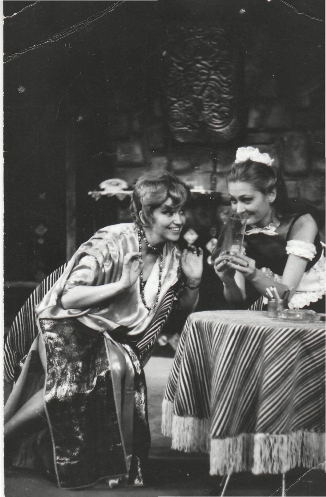 Egérfogó a nászágyban