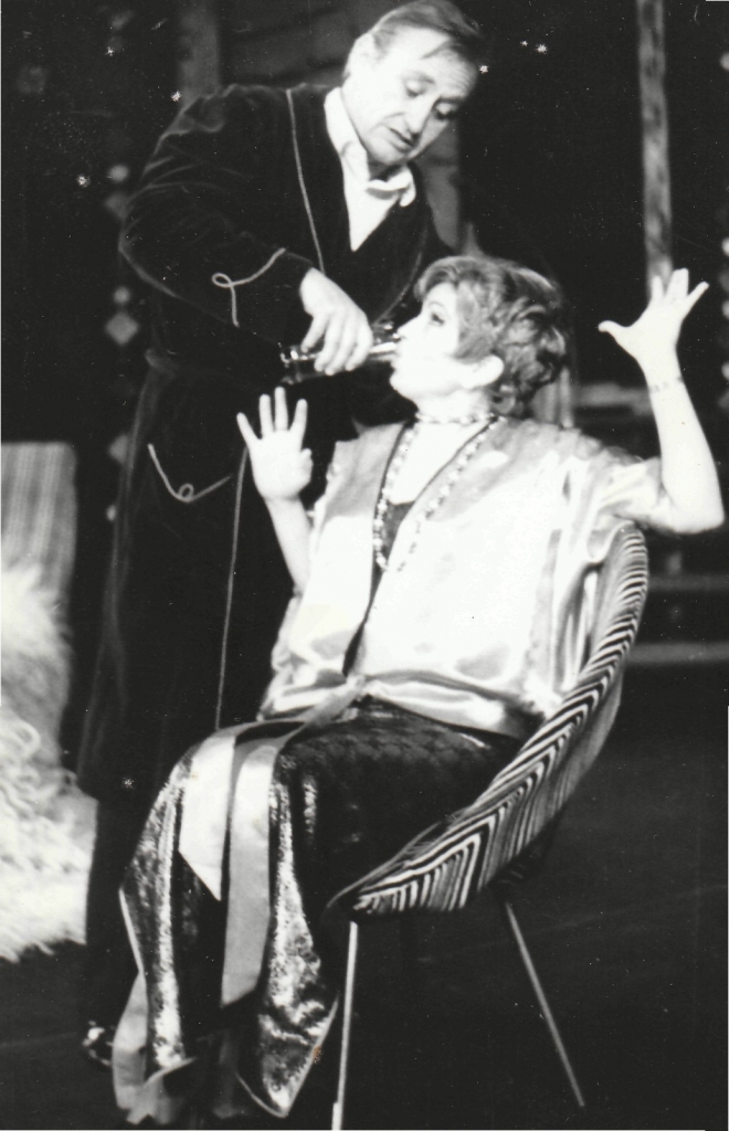 Egérfogó a nászágyban