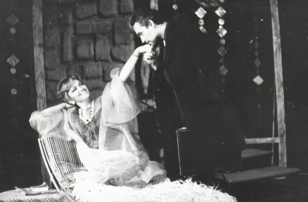 Egérfogó a nászágyban