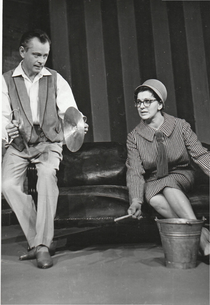 Botrányos kapcsolat Mr.Kettle és Mrs.Moon között